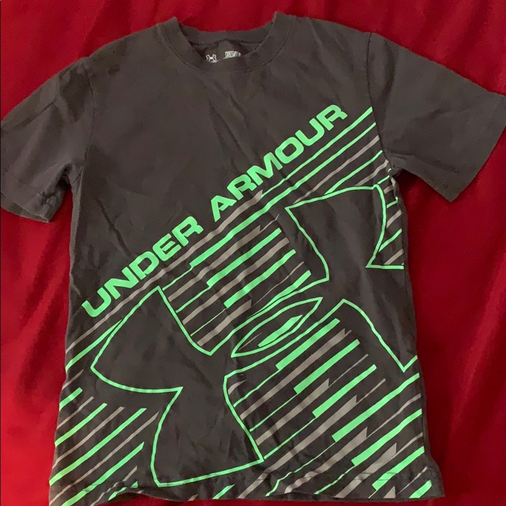Under armour short sleeve tshirt